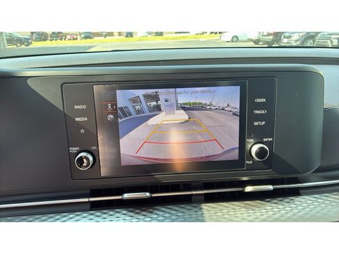 Used 2024 Kia Carnival LX FWD image 26