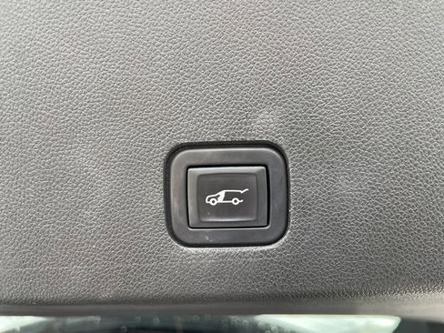 Used 2020 Cadillac XT6 Premium Luxury image 8