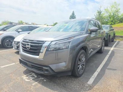 Certified 2025 Nissan Pathfinder SV