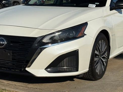 Used 2024 Nissan Altima 2.5 SV image 11