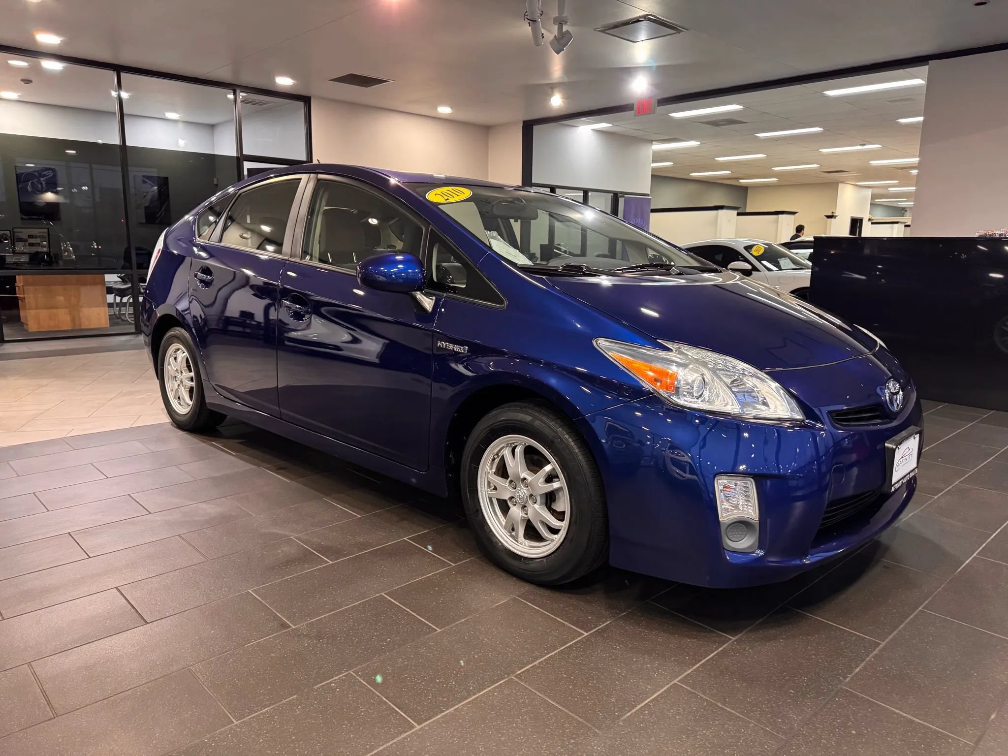 Used 2010 Toyota Prius Three w/ Navigation Pkg FWD image 6