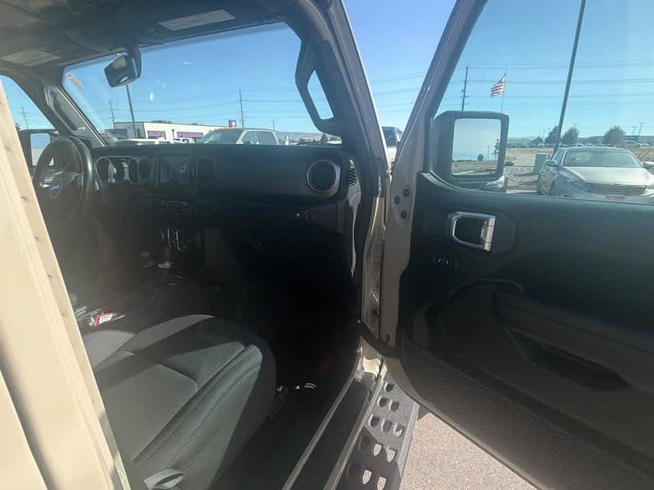 Used 2020 Jeep Gladiator Sport w/ Quick Order Package 24S AWD/4WD image 28