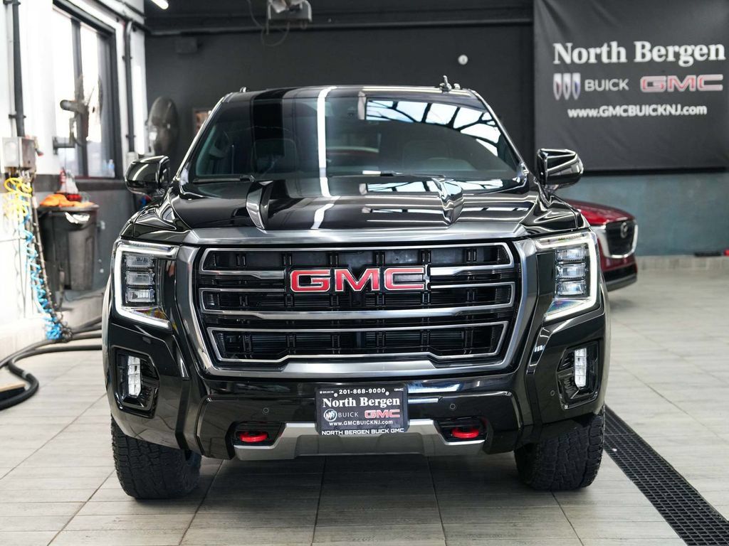 Used 2023 GMC Yukon AT4 AWD/4WD image 2