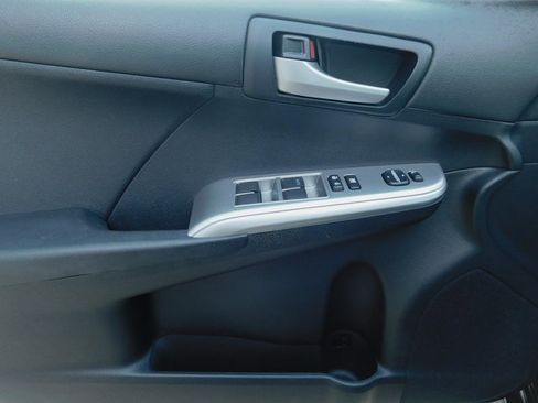 Used 2012 Toyota Camry SE image 26
