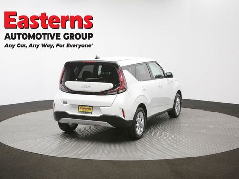 Used 2025 Kia Soul LX w/ LX Technology Package FWD image 39