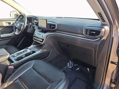Used 2021 Ford Explorer XLT w/ Equipment Group 202A AWD/4WD image 22