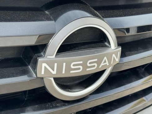 Used 2023 Nissan Pathfinder SL w/ Black Appearance Package FWD image 8