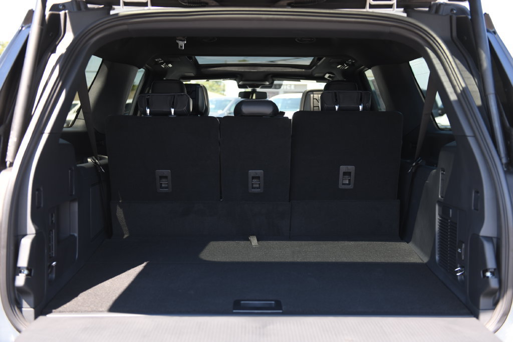 New 2027 Ford Expedition Max Platinum w/ Stealth Appearance Package RWD image 12
