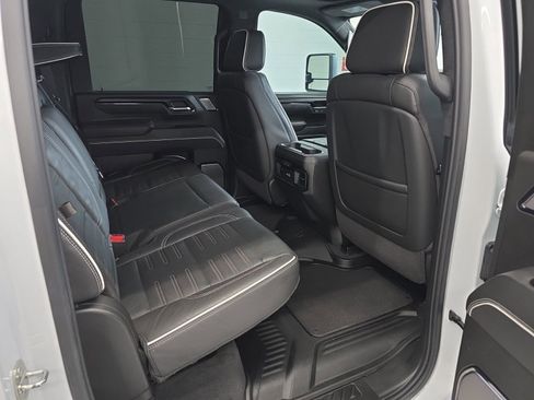 Used 2024 GMC Sierra 2500 AT4X image 13