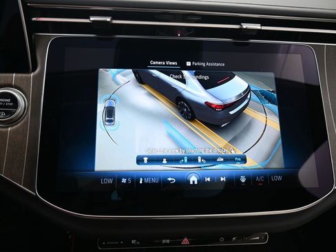 Used 2025 Mercedes-Benz E 350 4MATIC Sedan image 22