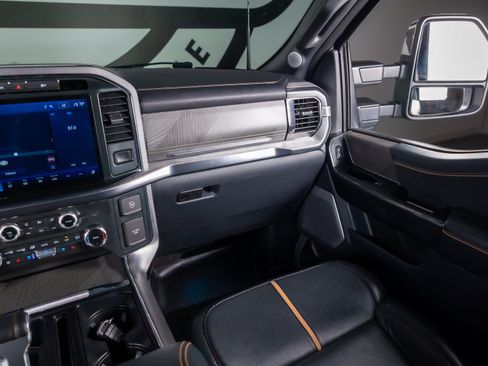 Used 2022 Ford F150 Platinum w/ Equipment Group 701A High AWD/4WD image 8