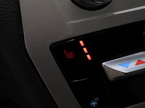 Certified 2022 Ford Explorer XLT w/ Equipment Group 202A image 4