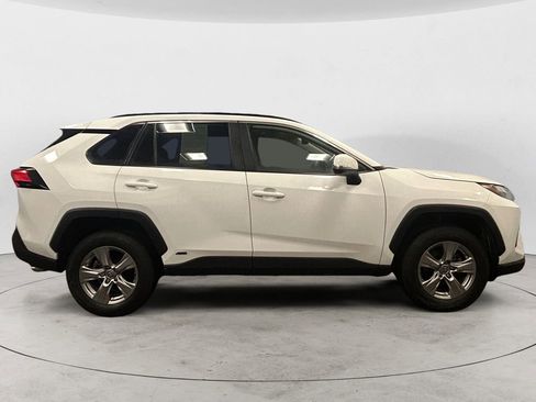 Certified 2022 Toyota RAV4 XLE w/ Convenience Package image 6