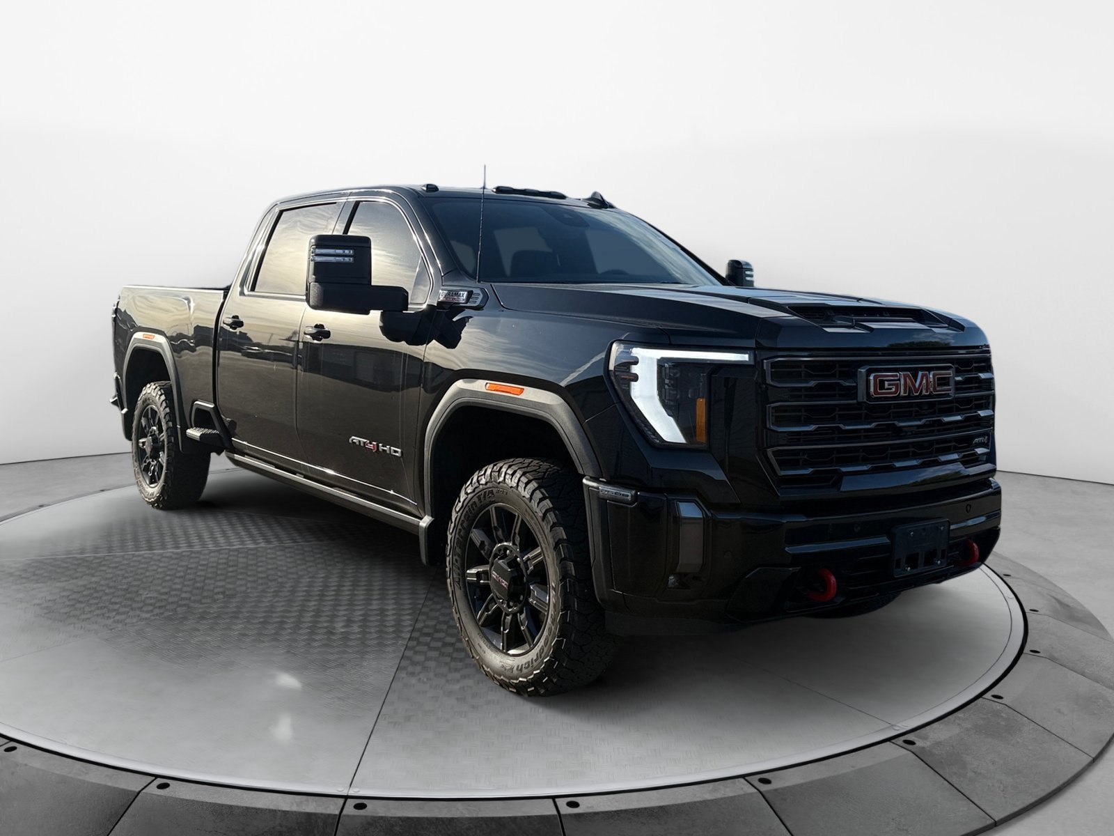 Used 2024 GMC Sierra 2500 AT4 w/ AT4 Premium Plus Package AWD/4WD image 4