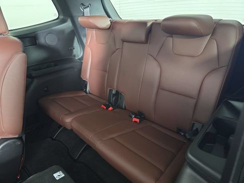 Used 2024 Kia Telluride EX w/ EX Captain's Chair Package AWD/4WD image 20