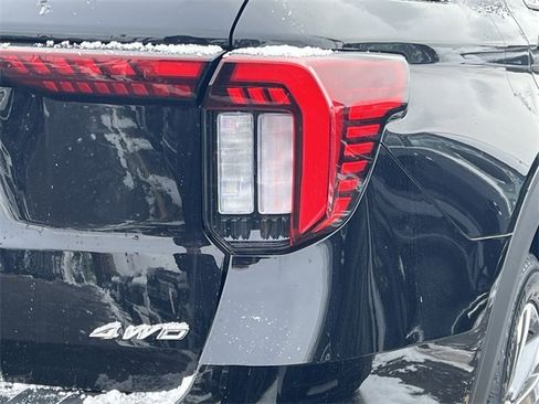 New 2026 Ford Explorer Active w/ Active Comfort Package image 7