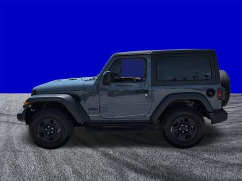 Used 2025 Jeep Wrangler Sport AWD/4WD image 7