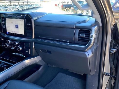 Used 2024 Ford F250 Lariat image 19