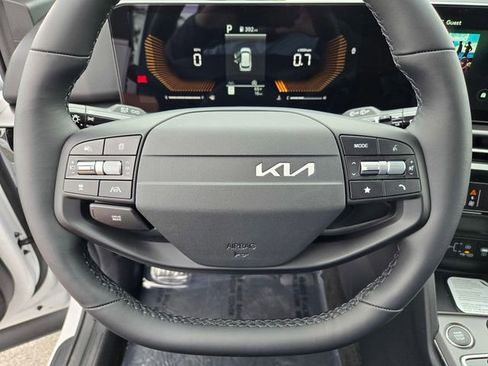 New 2026 Kia Sportage EX FWD image 16