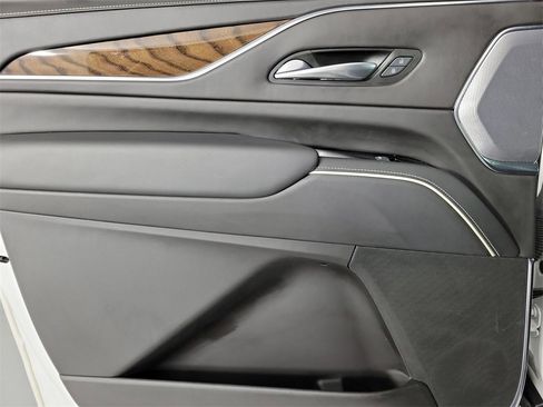 Used 2022 Cadillac Escalade ESV Sport Platinum w/ LPO, ONYX Package image 14