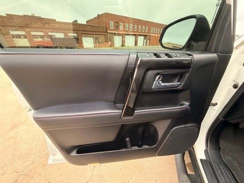 Used 2021 Toyota 4Runner TRD Off-Road Premium w/ Moonroof Package AWD/4WD image 13