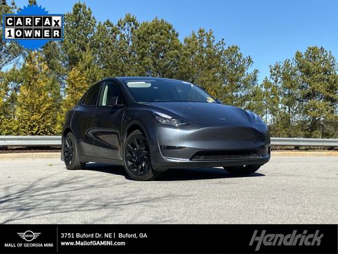 Used 2022 Tesla Model Y Long Range image 1