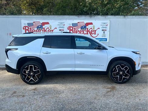 New 2026 Chevrolet Traverse High Country image 2