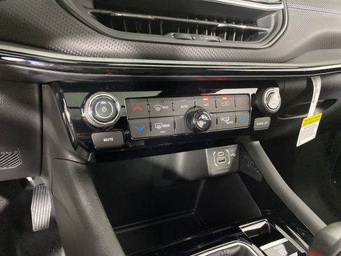 New 2025 Jeep Compass Limited w/ High Altitude Package image 29