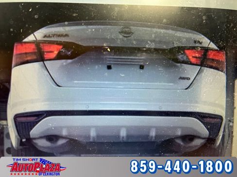 Used 2024 Nissan Altima 2.5 SV AWD/4WD image 6