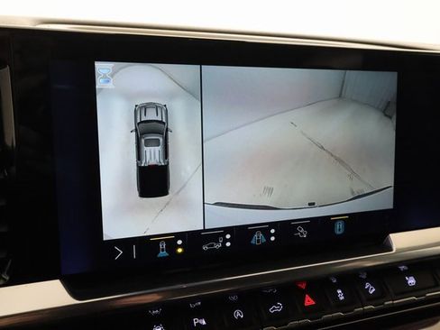 Used 2023 Chevrolet Silverado 1500 LTZ image 16