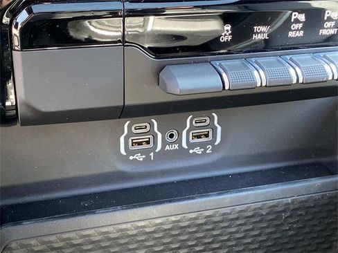 Certified 2023 RAM 1500 Laramie AWD/4WD image 18