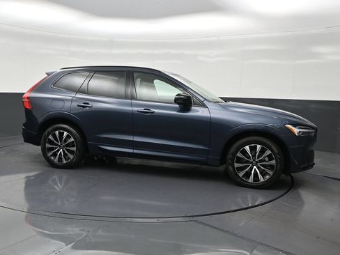 Used 2024 Volvo XC60 B5 Core AWD/4WD image 7