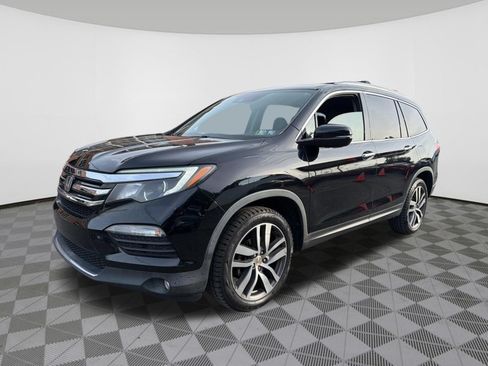 Used 2018 Honda Pilot Touring image 3