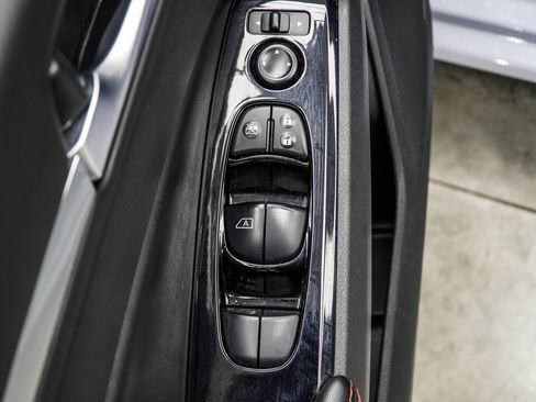 Used 2024 Nissan Altima 2.5 SR FWD image 32