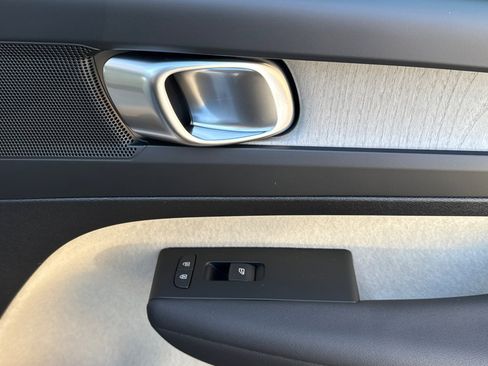 New 2026 Volvo XC40 B5 Plus w/ Protection Package Premier image 19