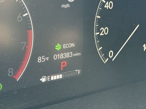 Used 2025 Honda Pilot Sport image 8
