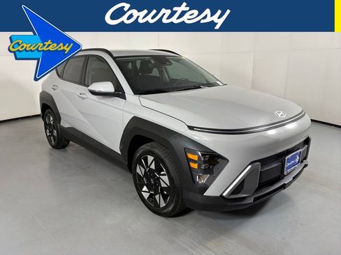 Used 2025 Hyundai Kona SEL FWD image 1