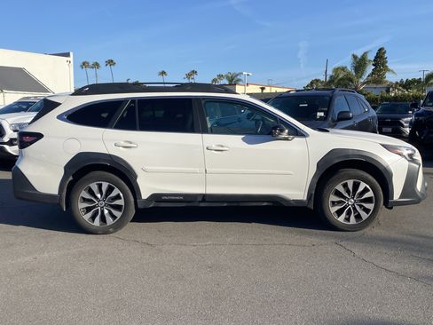 Used 2023 Subaru Outback Limited image 2