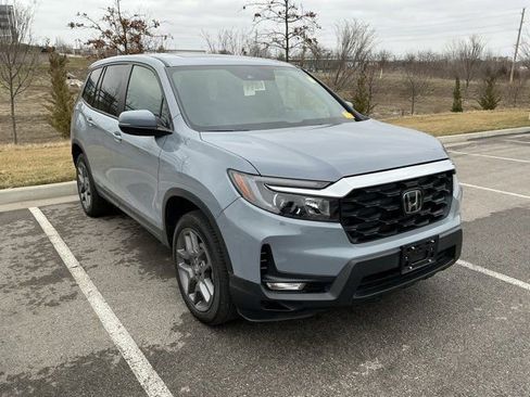 Used 2023 Honda Passport EX-L image 3