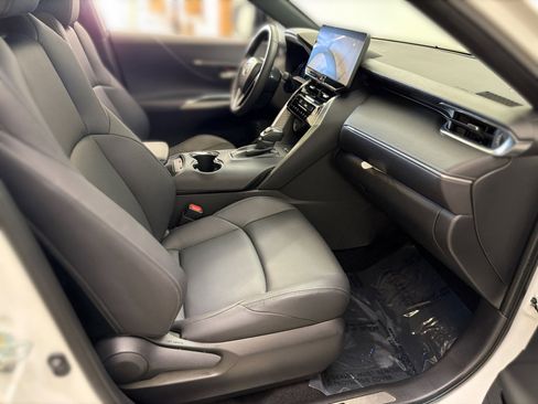 Used 2023 Toyota Venza Nightshade AWD/4WD image 28