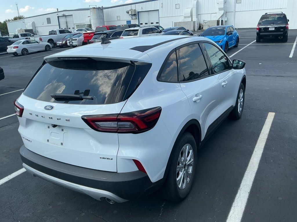 Used 2025 Ford Escape Active AWD/4WD image 9