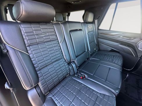 Certified 2022 Cadillac Escalade Premium Luxury Platinum image 30