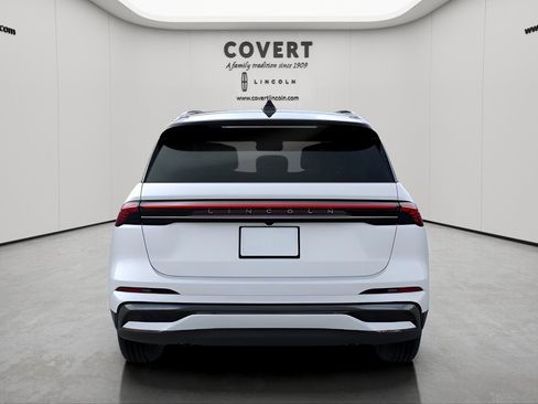 New 2026 Lincoln Nautilus Reserve w/ Jet Appearance Package image 5