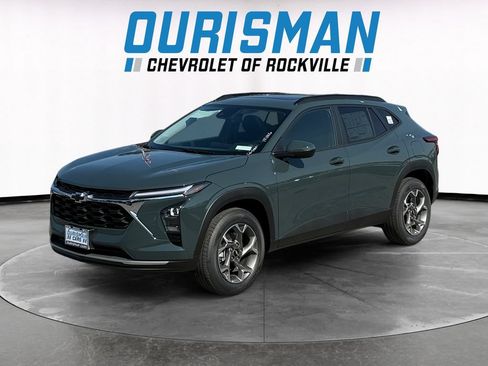 New 2026 Chevrolet Trax LT w/ Sunroof Package FWD image 2