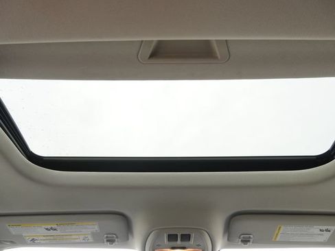 Used 2025 Chevrolet Trax ACTIV w/ Sunroof Package FWD image 17
