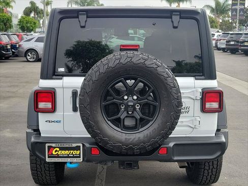 Certified 2024 Jeep Wrangler Unlimited AWD/4WD image 3
