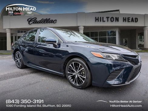 Used 2020 Toyota Camry SE image 1