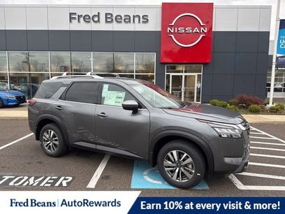 New 2025 Nissan Pathfinder SL w/ Lighting Package (N92)