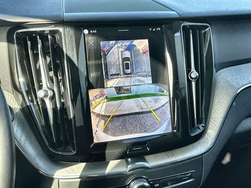 Used 2025 Volvo XC60 B5 Plus AWD/4WD image 27
