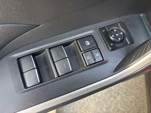 Used 2022 Toyota RAV4 SE AWD/4WD image 16